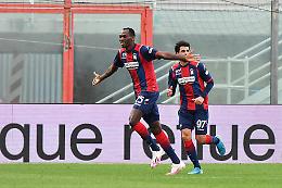 Poker del Crotone, seconda sconfitta consecutiva per il Benevento