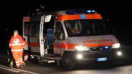 Schianto frontale tra due auto, muore 48enne