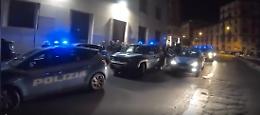 Agguato a Napoli: 19enne gambizzato, donna ferita per errore