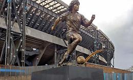 «Statua Maradona rimossa, danno alla città»