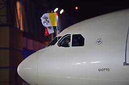 Luce laser contro l'aereo del Papa in Messico, nessun danno