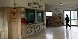 Sulla Circum senza biglietto, picchia i controllori