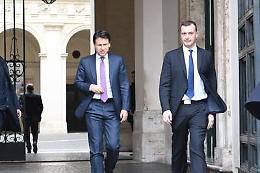 Governo, botta e risposta Casalino-Anzaldi