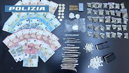 Droga nel vano elettrico di uno stabile, un arresto
