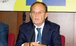Schifone risponde a De Luca: «Al Sannazaro scene pirandelliane»