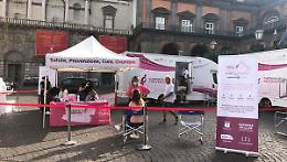 Napoli, a piazza Dante i camper della Carovana della prevenzione femminile