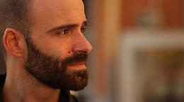Luca Delgado presenta “La Bestia" al Teatro Bellini