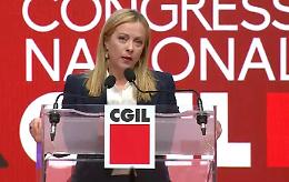 Cgil, Meloni al congresso: «Giusto esserci, non temo chi mi fischia»