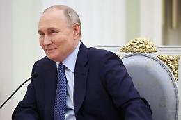 Elezioni Russia, exit poll: Putin in testa con 87,8%. Navalnaya: «È un assassino e un gangster». Oltre 70 arresti ai seggi