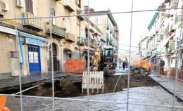 Frana a Secondigliano: venti alloggi sgomberati, residenti senza luce e gas