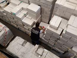 Maxisequestro di sacchetti fuorilegge a Napoli