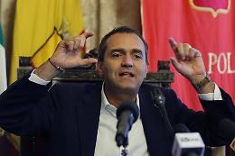 De Magistris: «Avanti deciso»