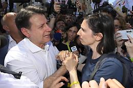 Manifestazione M5S a Roma, Schlein in piazza con Conte: «Qui per unire la battaglia»
