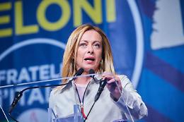 Crisi di governo, affondo di Meloni sui sindaci per il Draghi bis