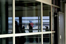 Catania, incendio in aeroporto: voli sospesi fino a mercoledì