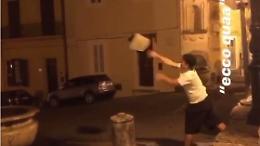 Raid contro fontana del '700, denunciato grazie a video su social
