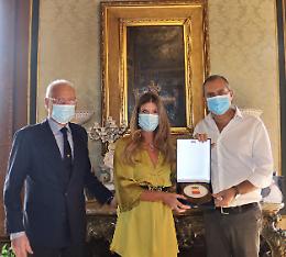 Il nuovo console onorario del Perù da de Magistris