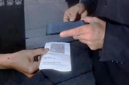 Lavoratori senza green pass obbligatorio, stop stipendio da primo giorno