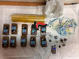 Aveva un chilo di hashish in camera da letto, arrestato 18enne