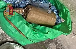 Bomba carta rinvenuta dalla polizia a Secondigliano