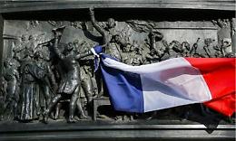 Due fermi a Lione, scoperto altro covo a Parigi. Nuovi raid francesi su Raqqa