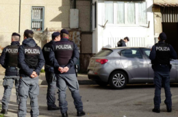 Nuovo blitz interforze a Napoli, in campo 300 uomini