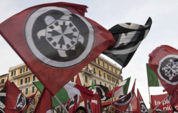 Napoli, picchiato per spilla antifascista: arrestati 3 esponenti di CasaPound