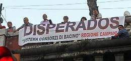La rabbia dei disoccupati di Acerra, poi la schiarita con la promessa di De Luca
