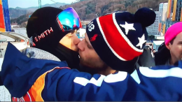 Bacio gay alle Olimpiadi in Corea