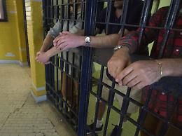 Campania, carceri al collasso