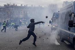Gilet gialli, silurato prefetto di Parigi