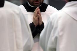 Scandalo abusi sessuali nella Chiesa, centinaia le vittime. Nel report anche vescovi e cardinali