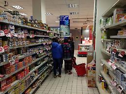 Caro spesa, affondano i consumi
