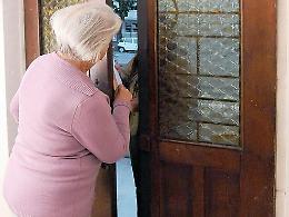 Truffe agli anziani, in manette due minorenni: facevano da “cavallini"