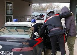 Litiga con la madre e minaccia carabinieri, arrestato