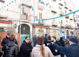 Voragine a Secondigliano, gli sfollati: «Vogliamo tornare a casa» 