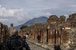 Pompei, restituzione frammenti di affreschi trafugati 