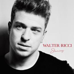 Walter Ricci live al Livingston Sea Garden a Marina di Varcaturo, con Stories