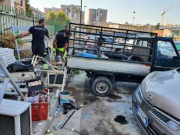 Don Guanella, rimossi paletti e baracche abusivi: sequestrati 41 veicoli