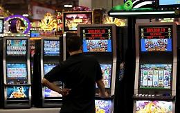 Tentata rapina in una sala slot, la guardia giurata spara