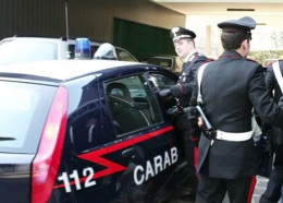 Tangente ai Casalesi per vendere droga sulla Domiziana, 10 arresti