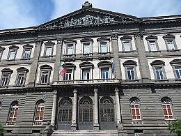 Abusi sessuali su 6 studentesse universitarie, arrestato tecnico di laboratorio
