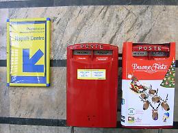 Cassetta postale in piazza Matteotti per le letterine a Babbo Natale