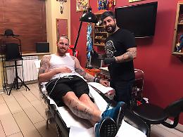 Avvistato attaccante della Premier League a Napoli: in città per farsi tatuare