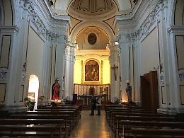 Castellammare di Stabia. Chiesa dello Spirito Santo: maxi-tavolata della Caritas nello stile di Papa Francesco 
