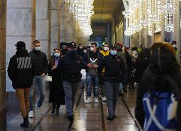 Covid e Natale, Italia zona rossa in festivi e prefestivi: negli altri giorni è arancione