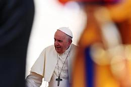 Papa Francesco: mie dimissioni già firmate in caso di impedimento