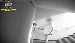 Timbravano cartellino e andavano via, il Comune licenzia 4 dipendenti