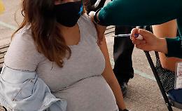 Vaccino Covid e gravidanza: "Basta paura, bisogna immunizzarsi. Nessun effetto collaterale"