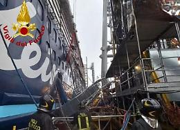 Gorizia, crolla ponteggio in cantiere navale a Monfalcone: grave un operaio
